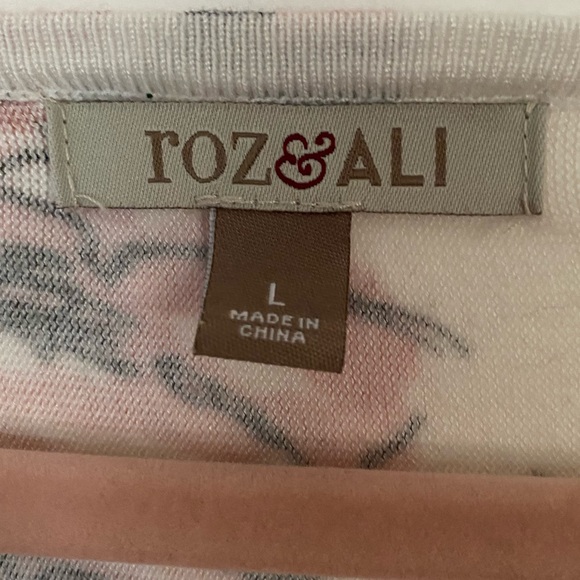 Cut Out Shoulder Top - Picture 4 of 4